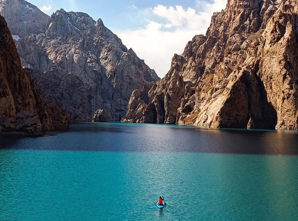 Kel-Suu — A Journey to One of Kyrgyzstan’s Most Amazing Lakes